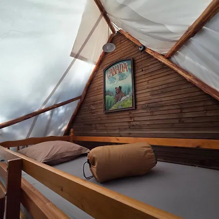 Lodge Destination Ailleurs Eco-domaine &