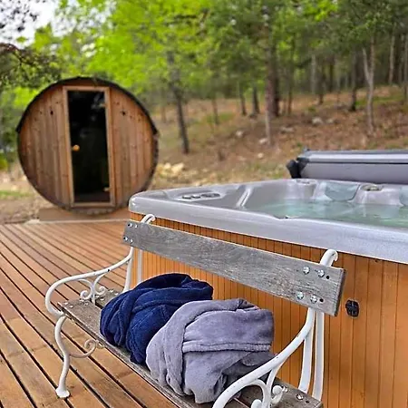 Destination Ailleurs Eco-domaine & Jaktstuga